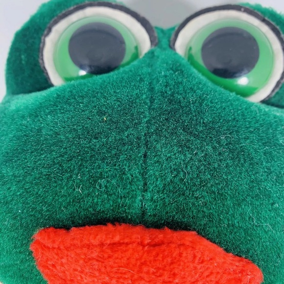 VTG Applause Valentines Day Green Frog With Kissy Lips Plush Stuffed Animal Toy - Picture 2 of 10